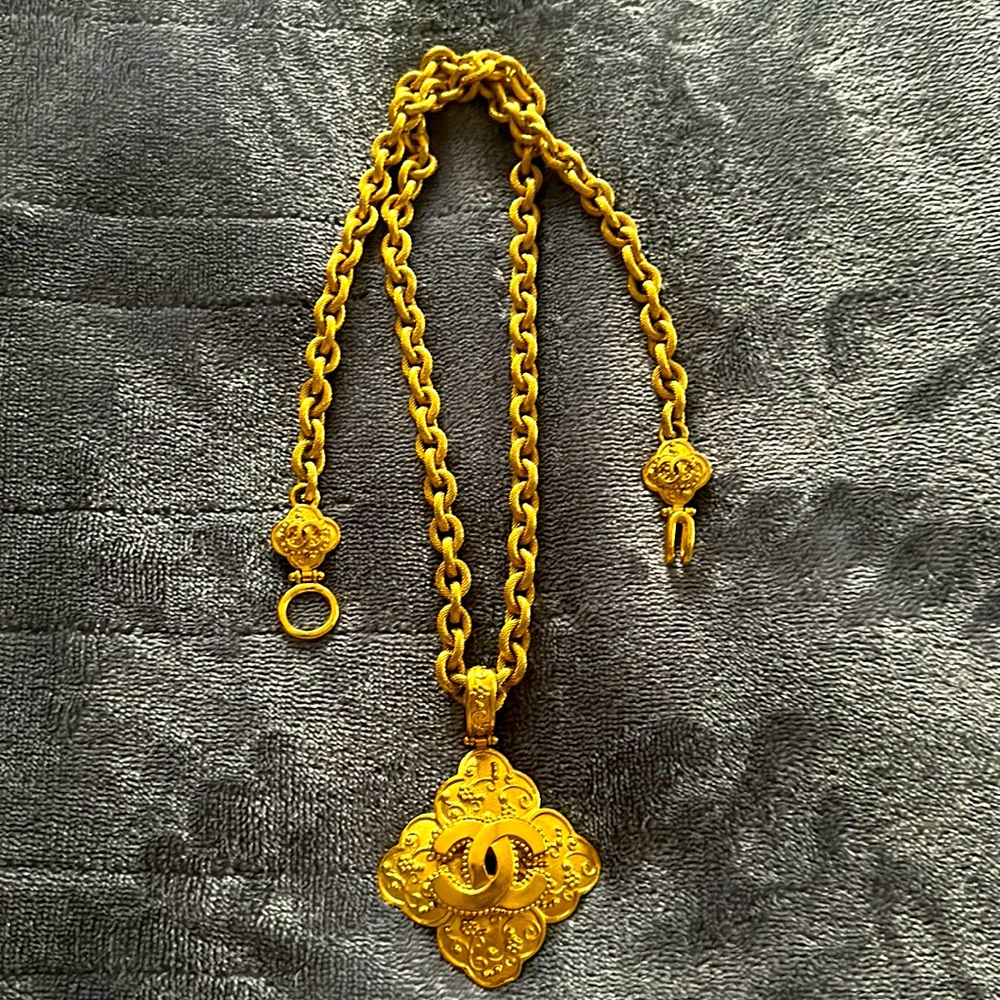 Vintage CC Pendant Gold Necklace